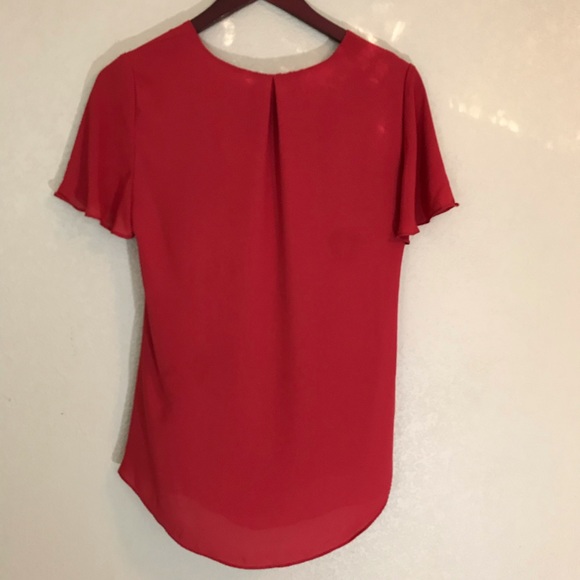 WHBM size 2 red flutter sleeve blouse euc - Picture 2 of 4